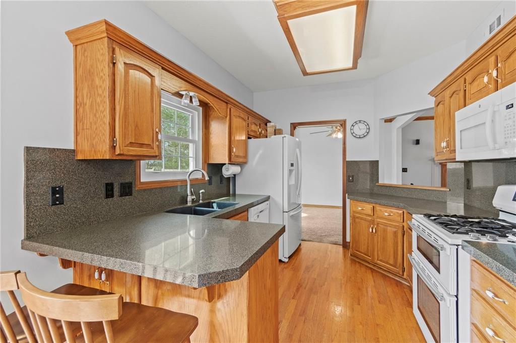 1330 North Lake City Valley Road Buckner, MO 64016 - Photo 9 of 46