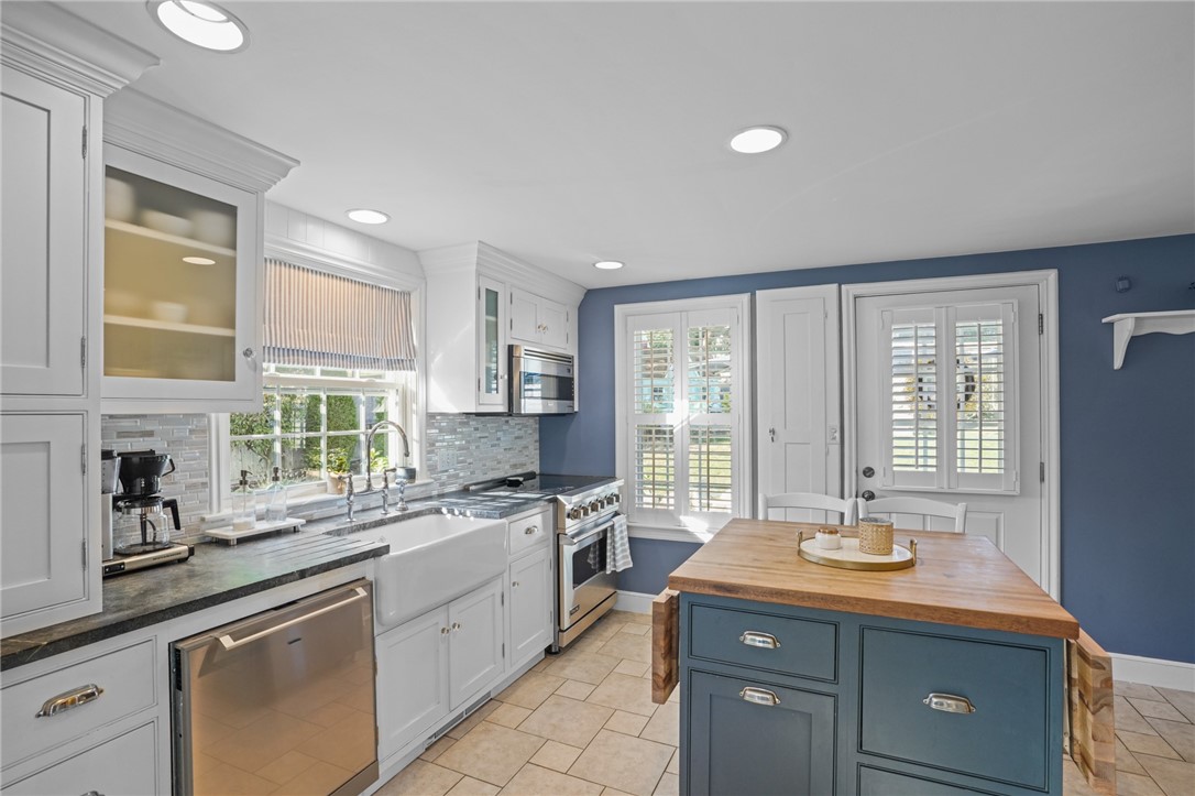 25 Ledge Road East Greenwich, RI 02818 - Photo 13 of 50 Gallery Image 13