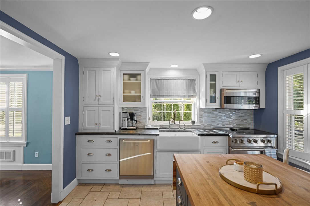 25 Ledge Road East Greenwich, RI 02818 - Photo 15 of 50 Gallery Image 15