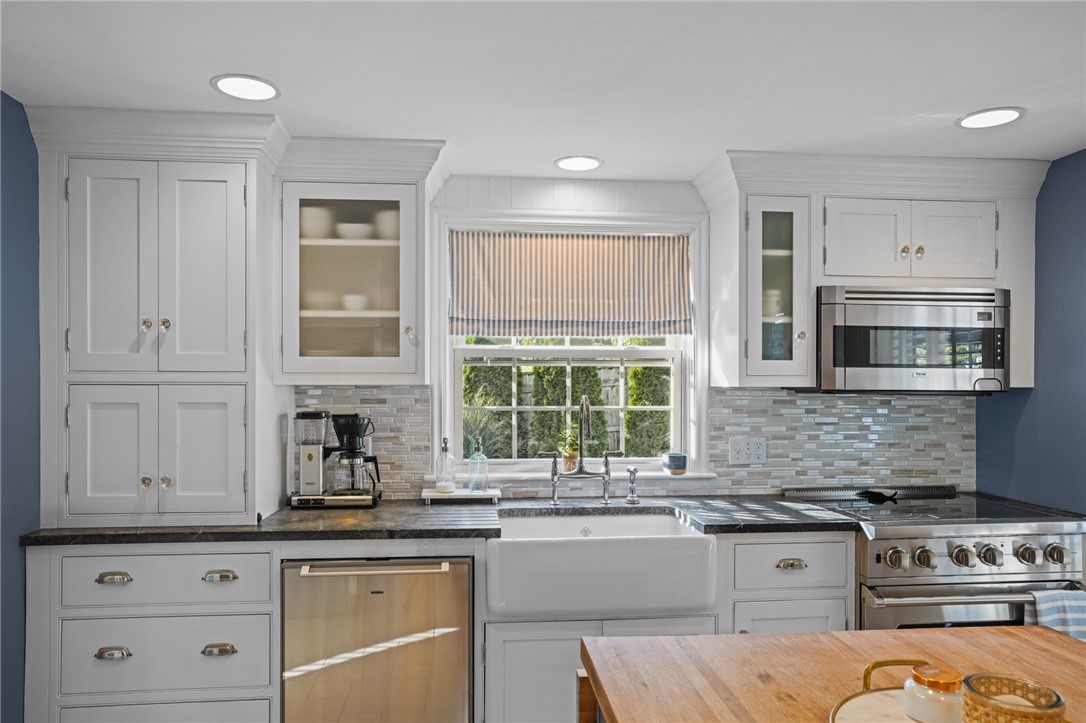 25 Ledge Road East Greenwich, RI 02818 - Photo 17 of 50 Gallery Image 17