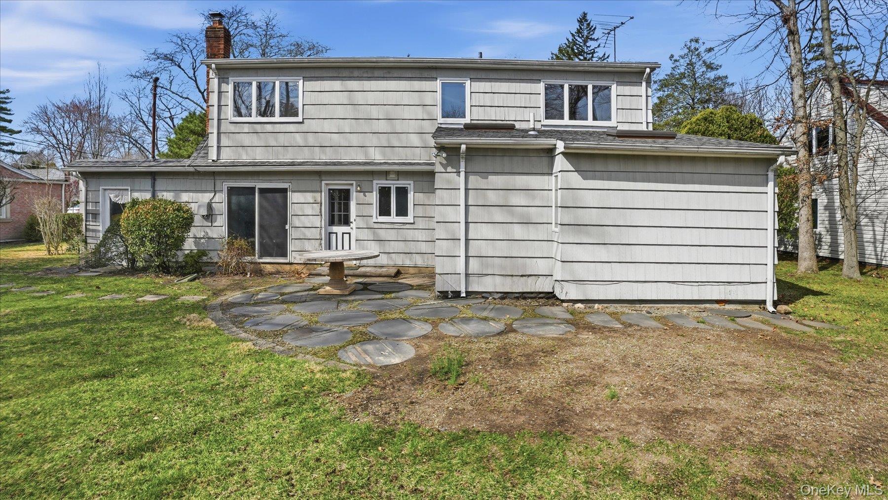 23 Hartley Road Great Neck, NY 11023 - Photo 33 of 40