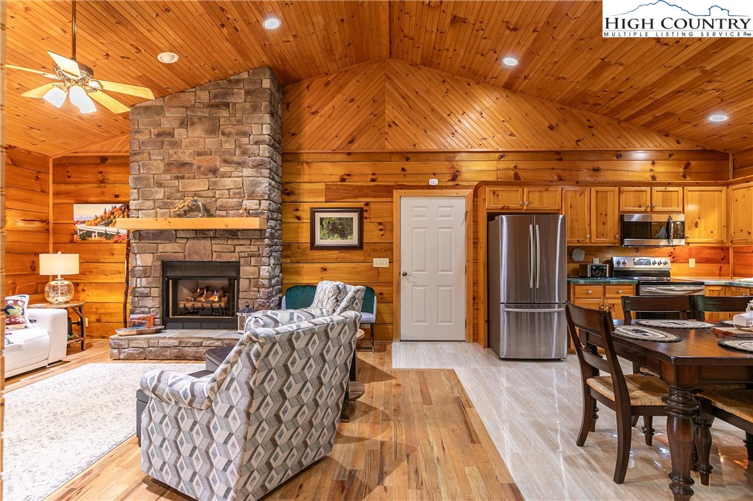 2977 Pine Run Road Boone, NC 28607 - Photo 12 of 41 Gallery Image 12
