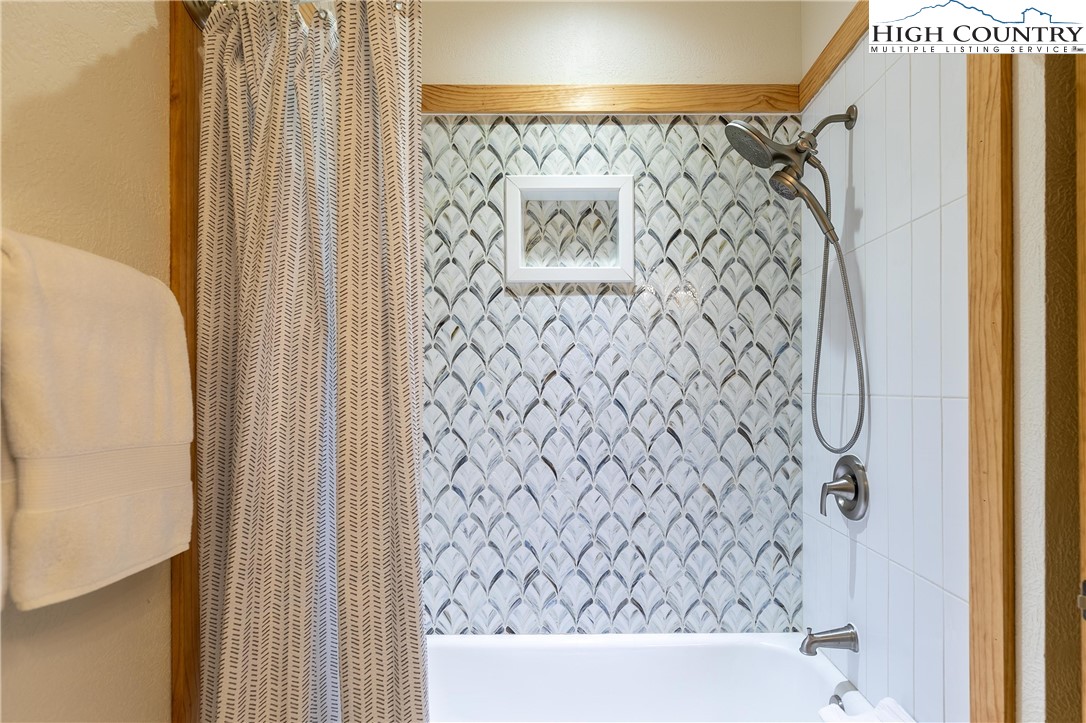 2977 Pine Run Road Boone, NC 28607 - Photo 19 of 41 Gallery Image 19