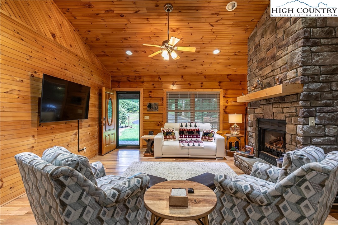 2977 Pine Run Road Boone, NC 28607 - Photo 7 of 41 Gallery Image 7