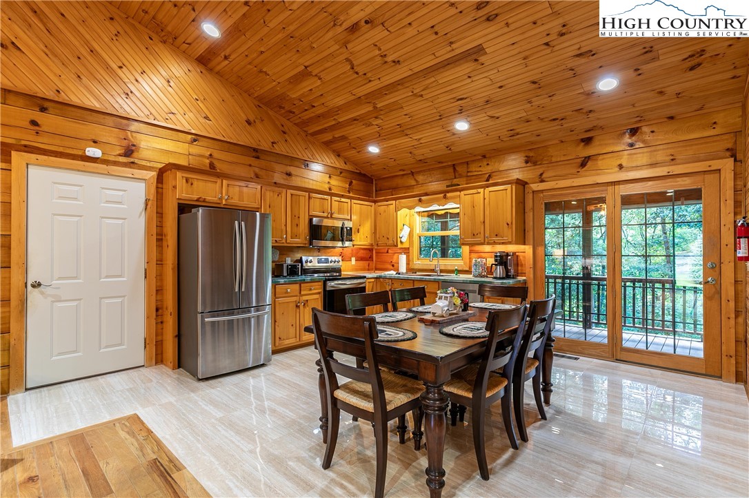 2977 Pine Run Road Boone, NC 28607 - Photo 8 of 41 Gallery Image 8