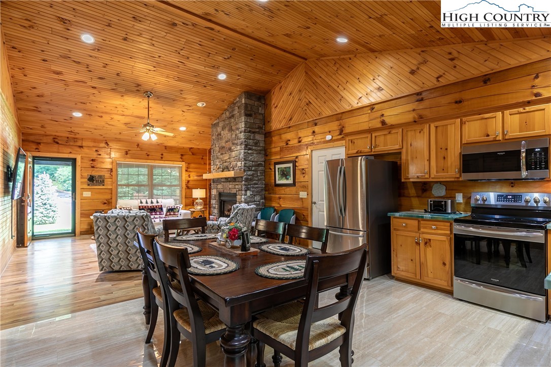 2977 Pine Run Road Boone, NC 28607 - Photo 10 of 41 Gallery Image 10