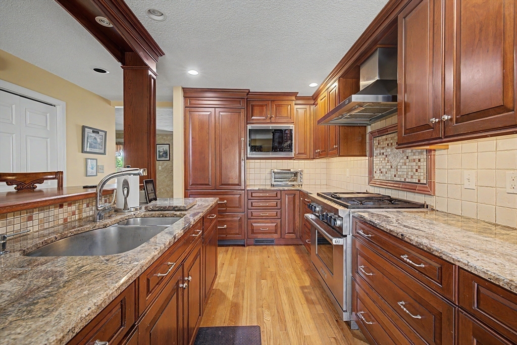 16 Hickory Hill, Unit 16 West Springfield, MA 01089 - Photo 6 of 42