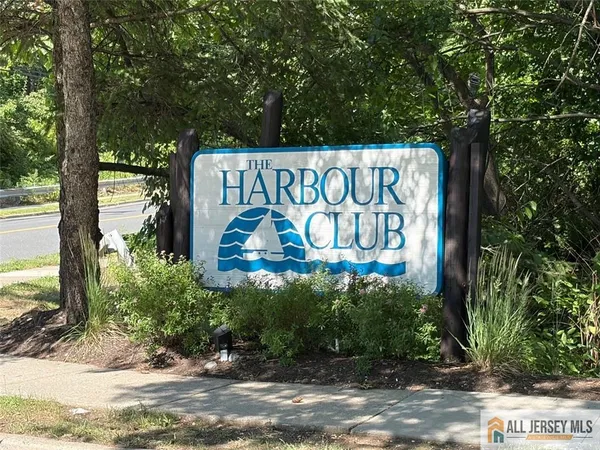 $2,400 | 601 Sunshine Court, Unit 601, Sayreville, NJ 08859