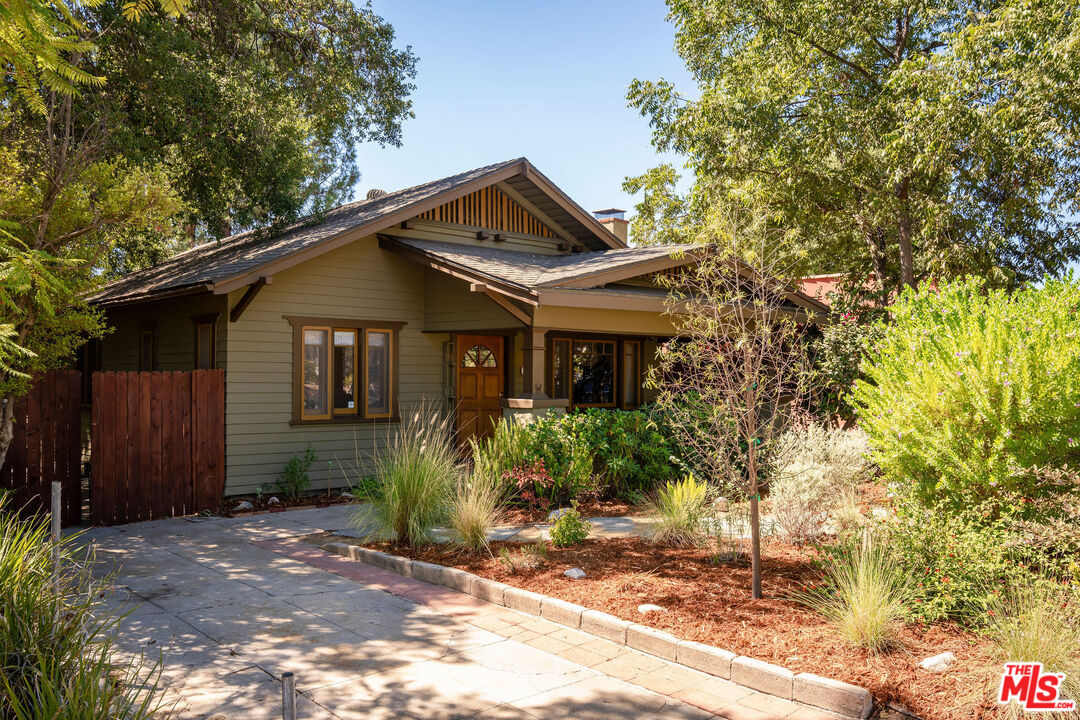 1640 Brigden Road Pasadena, CA 91104 - Photo 2 of 22