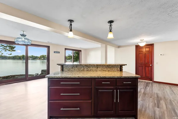 $720,000 | 7 Ems D7A Lane, Syracuse, IN 46567