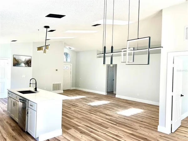 $425,000 | 154 Woodbury Pines Circle, Orlando, FL 32828