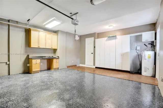 $999,999 | 300 North 53 Avenue, Hollywood, FL 33021