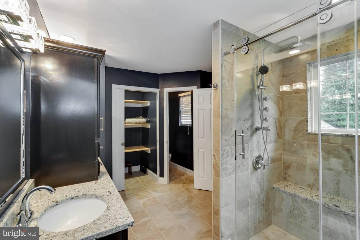 10657 Ashford Circle Waldorf, MD 20603 - Photo 16 of 44 Master bath