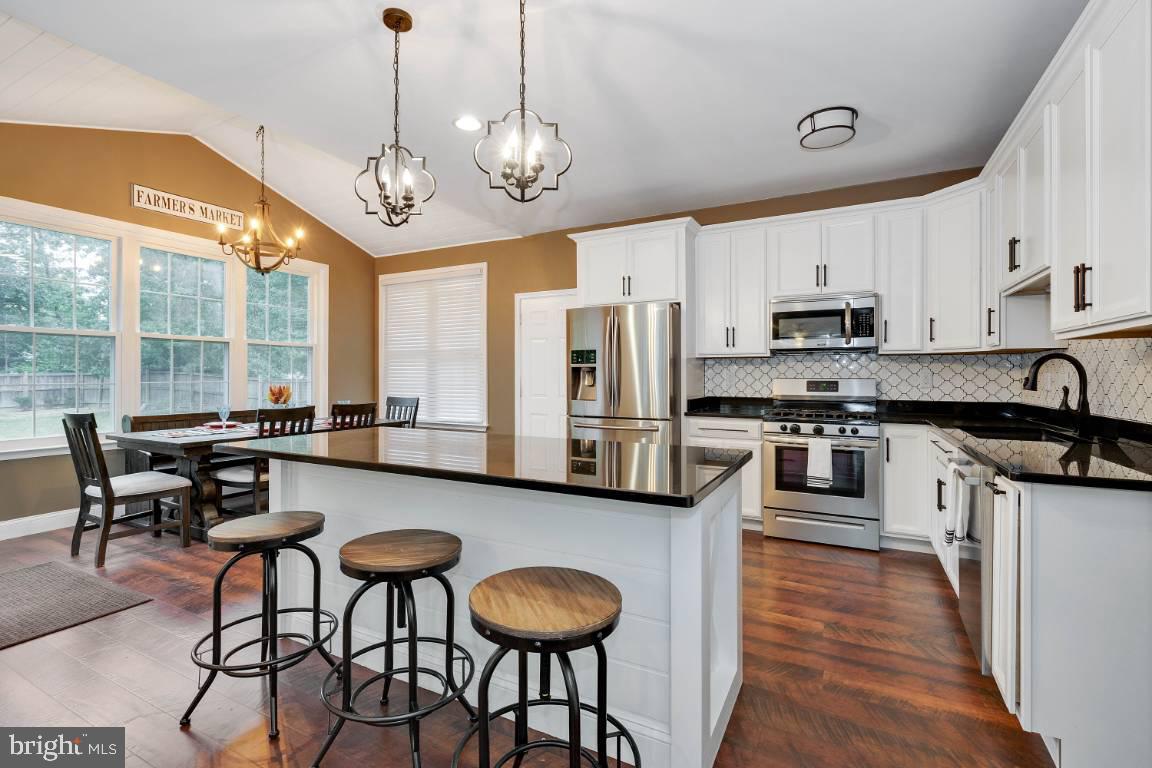 10657 Ashford Circle Waldorf, MD 20603 - Photo 4 of 44 Kitchen