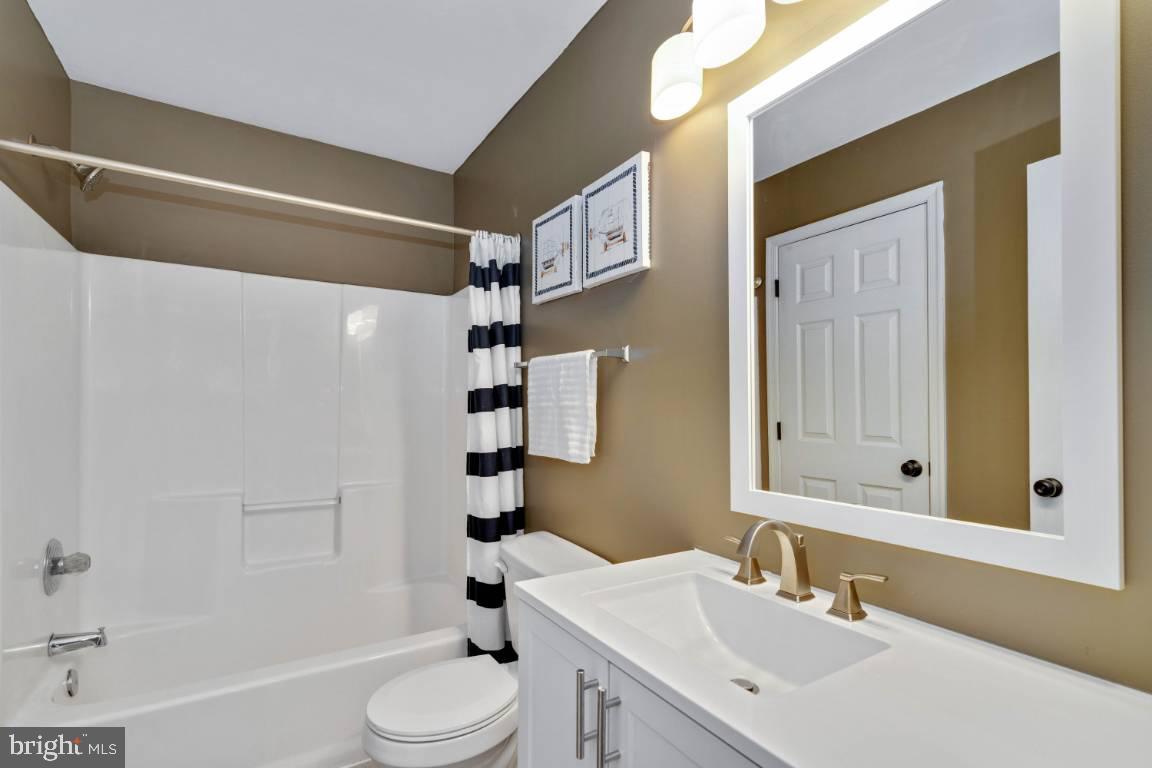 10657 Ashford Circle Waldorf, MD 20603 - Photo 36 of 44 Full bath