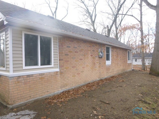 5911 Acres Road Sylvania, OH 43560 - Photo 3 of 36 Gallery Image 3