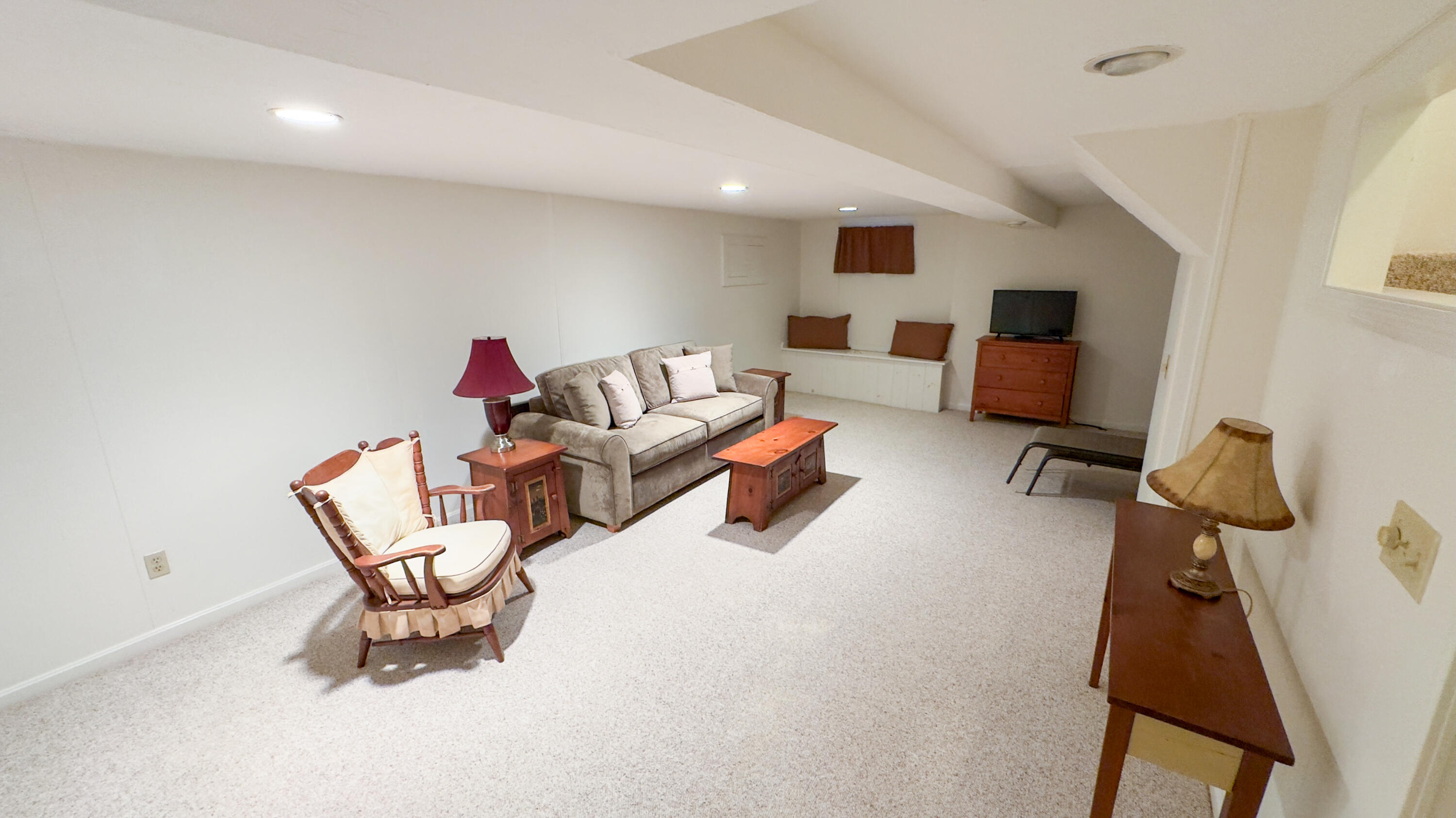 300 Buck Island Road, Unit 14F West Yarmouth, MA 02673 - Photo 18 of 27 a living room with furniture