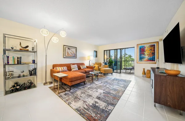 $295,000 | 6065 Pointe Regal Circle, Delray Beach, FL 33484