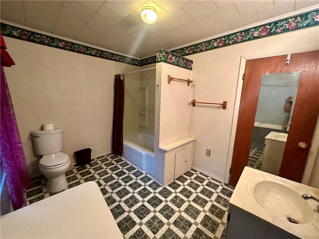 145 Rolling Meadows Road Waynesburg, PA 15370 - Photo 31 of 37 Gallery Image 31