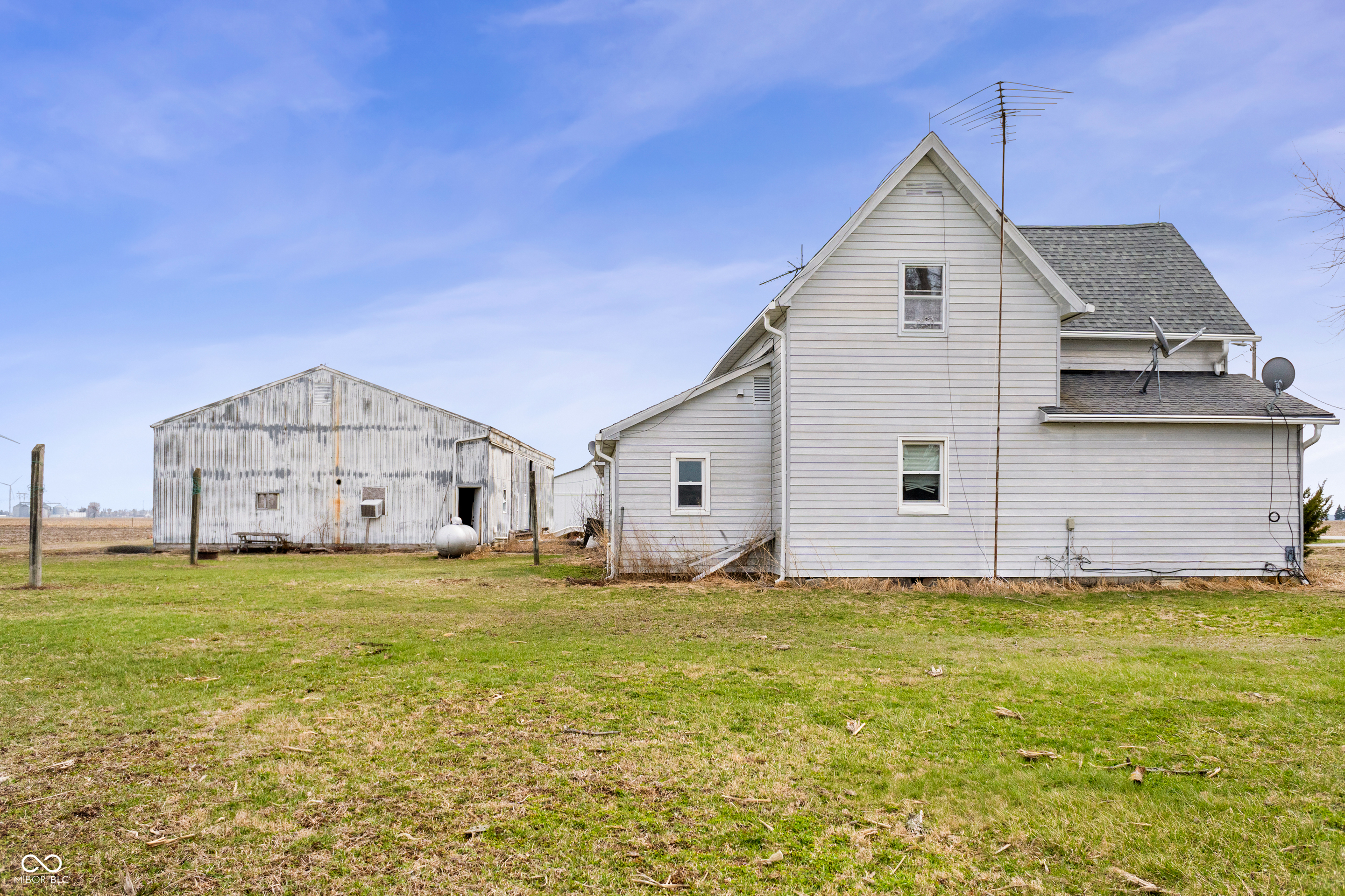 4682 East Division Road Windfall, IN 46076 - Photo 4 of 12