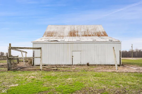 $219,900 | 4682 East Division Road, Windfall, IN 46076