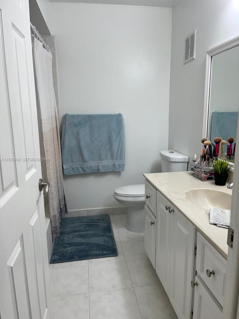 301 Racquet Club Road, Unit 305 Weston, FL 33326 - Photo 17 of 31