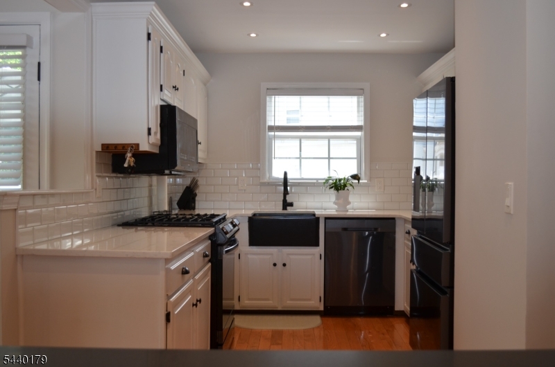201 Appleton Way Whippany, NJ 07981 - Photo 5 of 36
