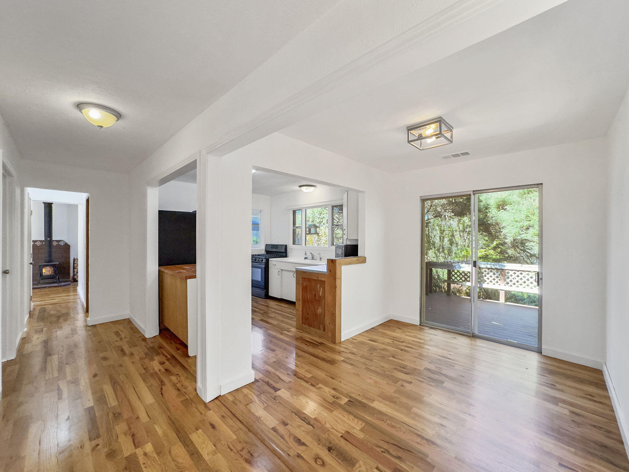 1347 Marsh Road Eureka, CA 95501 - Photo 17 of 69 28-web-or-mls-D9EBC4EC-7DD5-4D01-8B03-68