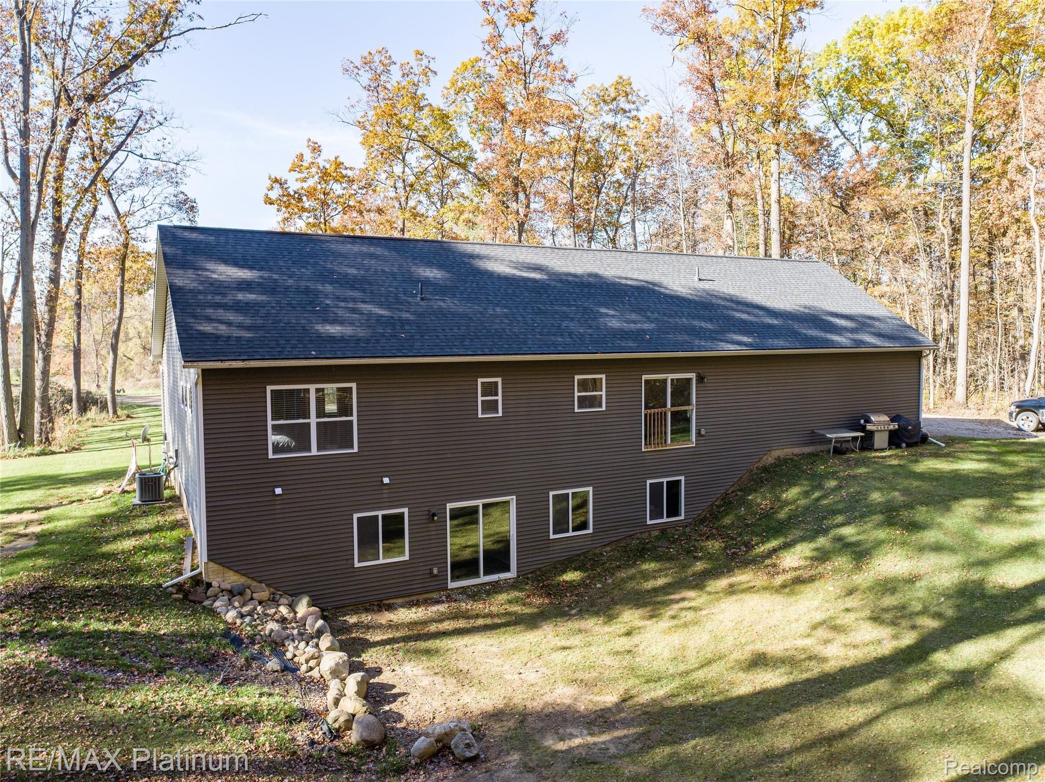 5590 Hartland Road Fenton, MI 48430 - Photo 39 of 46 5590 Hartland Rd HDR43.jpg
