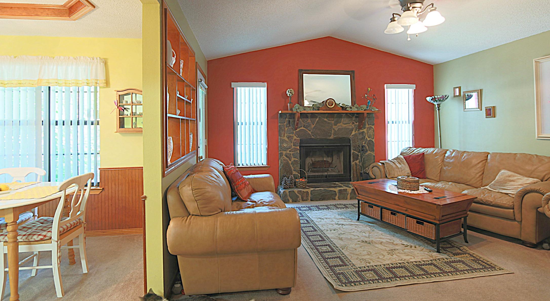 324 Springwood Circle Crestview, FL 32536 - Photo 5 of 15 Living Dining Room1