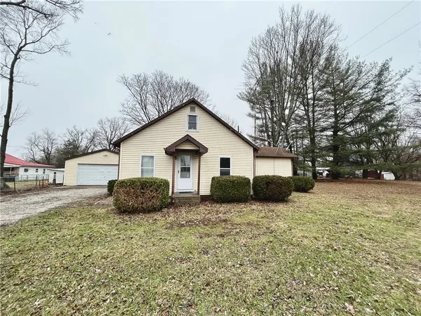 $117,000 | 17739 North Mechanic Street, Marshall, IL 62441