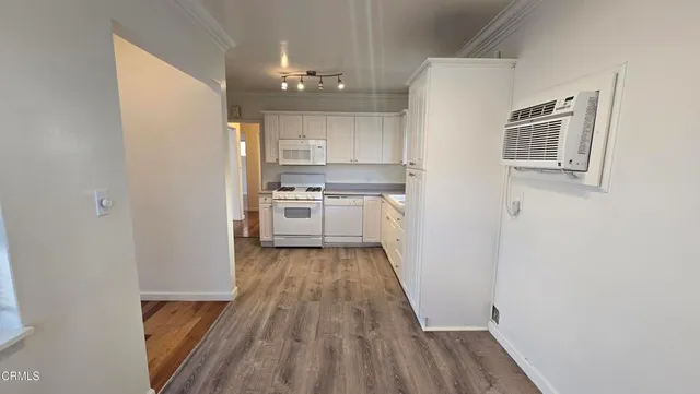 $2,600 | 1483 North Altadena Drive, Pasadena, CA 91107