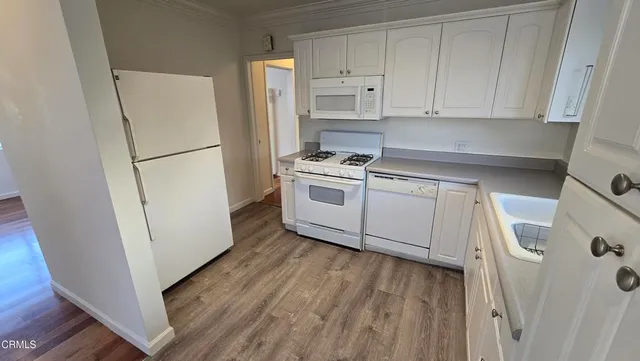 $2,600 | 1483 North Altadena Drive, Pasadena, CA 91107