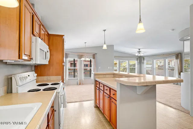 $127,000 | 18 West Washington Avenue, Unit 130, Union Gap, WA 98903