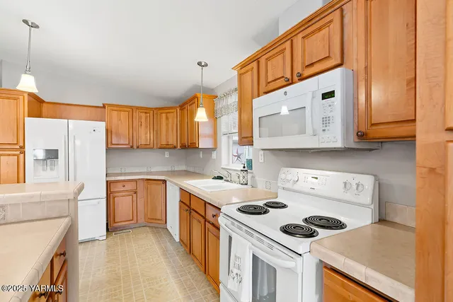 $127,000 | 18 West Washington Avenue, Unit 130, Union Gap, WA 98903