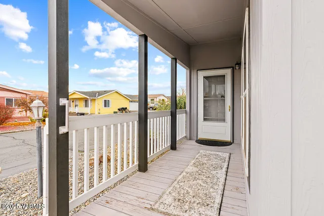 $127,000 | 18 West Washington Avenue, Unit 130, Union Gap, WA 98903