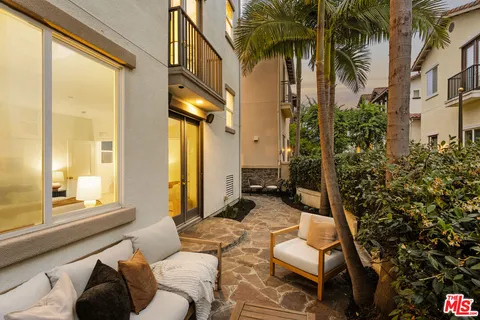 $1,995,000 | 5736 South Celedon Creek, Playa Vista, CA 90094