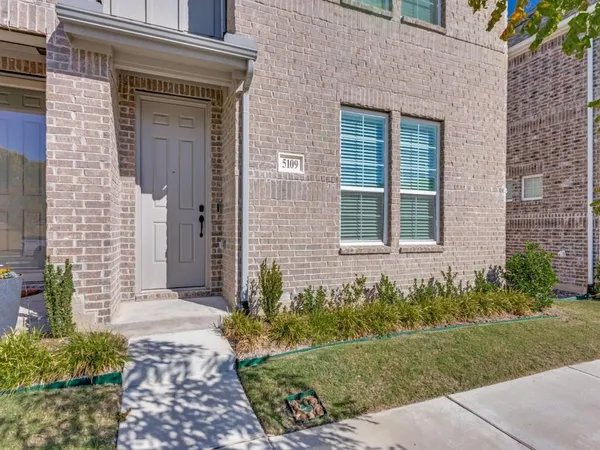 $2,200 | 5109 Community Street, Haltom City, TX 76117