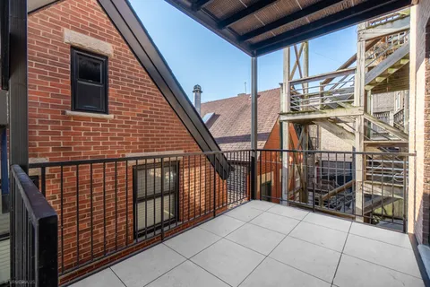 $7,250 | 2113 North Kenmore Avenue, Unit 2, Chicago, IL 60614