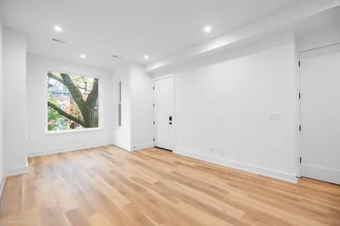 $7,250 | 2113 North Kenmore Avenue, Unit 2, Chicago, IL 60614
