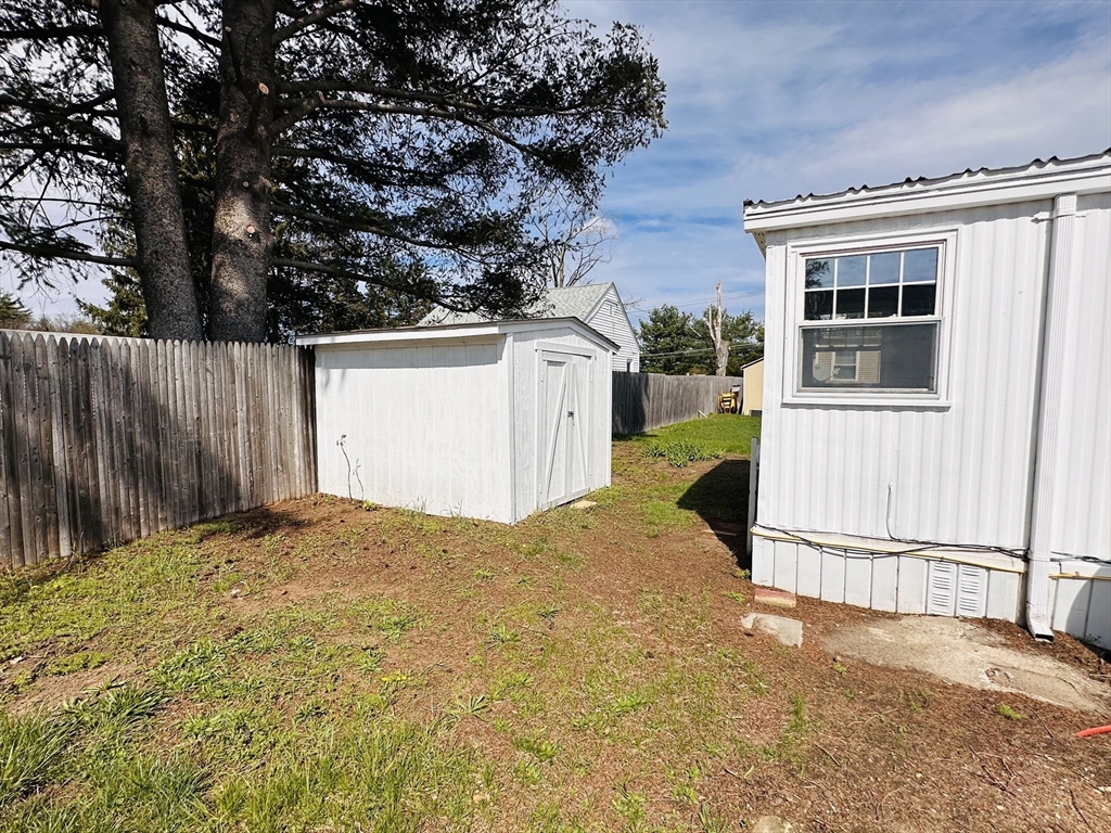 70 Shumway Street, Unit A3 Springfield, MA 01119 - Photo 25 of 28 a view of a backyard of the house