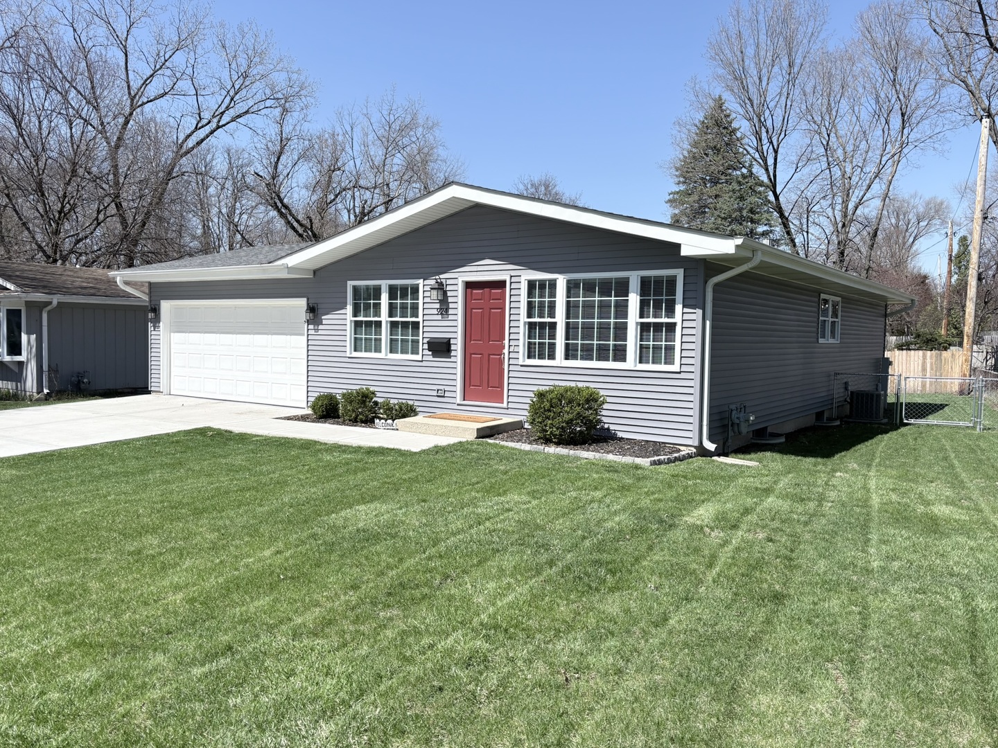 924 Spring Avenue St. Charles, IL 60174 - Photo 3 of 30