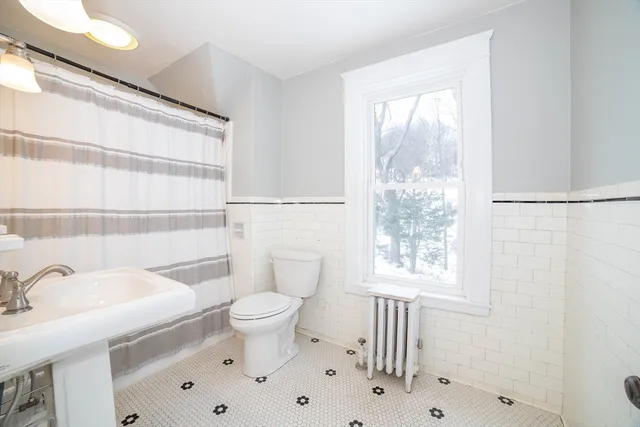 $575,000 | 18 Hadwen Lane, Worcester, MA 01602