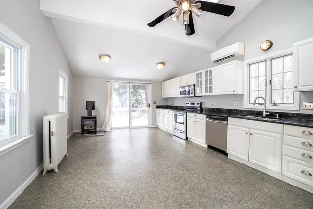 $575,000 | 18 Hadwen Lane, Worcester, MA 01602