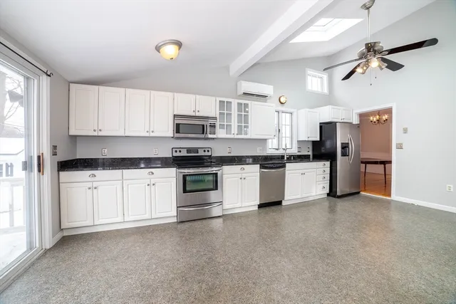 $575,000 | 18 Hadwen Lane, Worcester, MA 01602