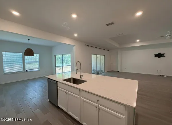 $2,400 | 7212 Calamint Avenue, Jacksonville, FL 32219