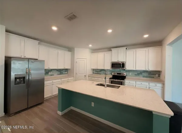 $2,400 | 7212 Calamint Avenue, Jacksonville, FL 32219