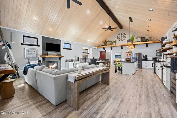 $1,390,000 | 715 North Government Way, Coeur D'Alene, ID 83814
