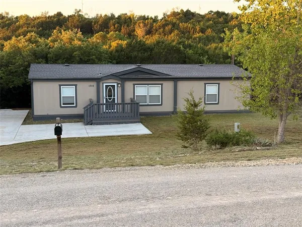 $215,000 | 1315 Phoenix Court, Granbury, TX 76048