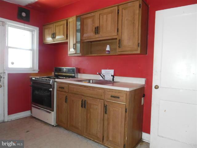 230 Kingston Road Baltimore, MD 21220 - Photo 6 of 18 Kitchen